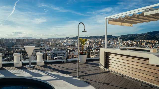 Rooftop bar AC Hotel Málaga Palacio en Málaga