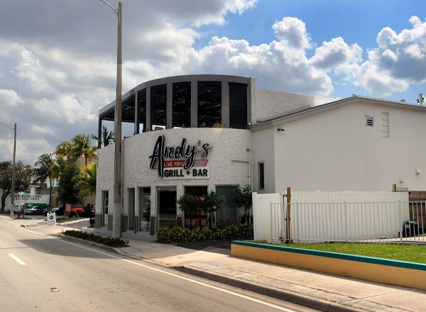 Bar en la azotea Andy's Live Fire Grill and Bar en Fort Lauderdale