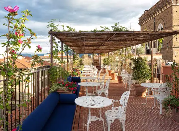 Bar en la azotea Angel Rooftop en el Hotel Calimala en Florencia