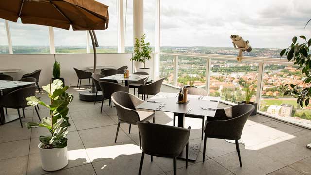Bar en la azotea Aureole en Praga