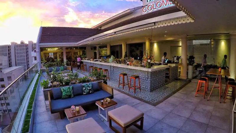 Bar en la azotea Botanik Rooftop Bistro and Bar en Colombo