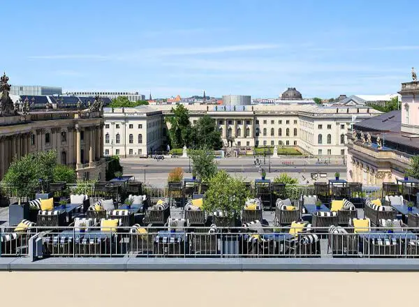 Bar en la azotea The Rooftop Terrace en el Hotel de Rome en Berlín