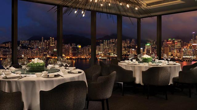 Rooftop bar Hotel ICON in Hong Kong