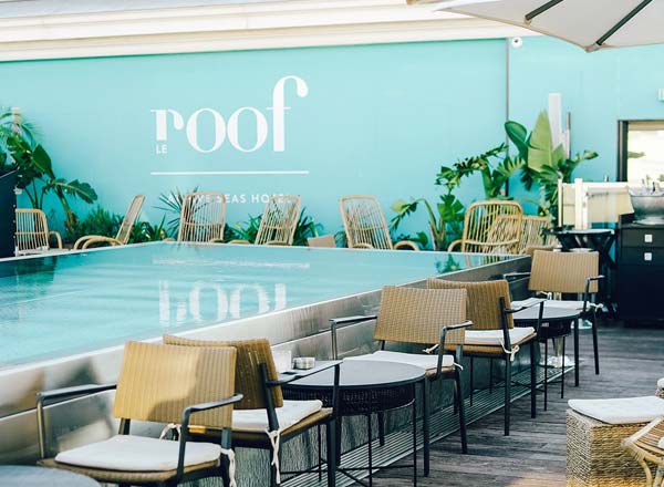 Bar en la azotea Le Roof en el hotel Five Seas de Cannes