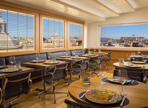 Bar en la azotea Mater Terrae en Bio Hotel Raphael en Roma