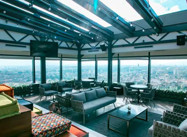 Bar en la azotea Ozone Skybar and Lounge en Sofía