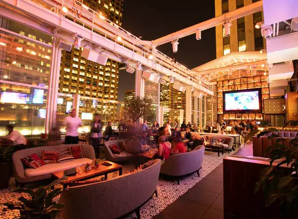 Bar en la azotea ROOF on theWit en Chicago