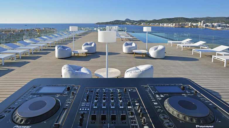 Bar en la azotea Rooftop Nine en Ibiza
