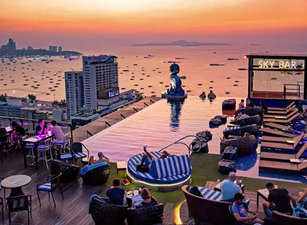 Bar en la azotea Sky Bar and Gravity Lounge en Pattaya