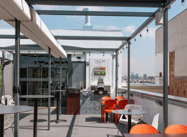 Terraza bar Sky44 en Madrid