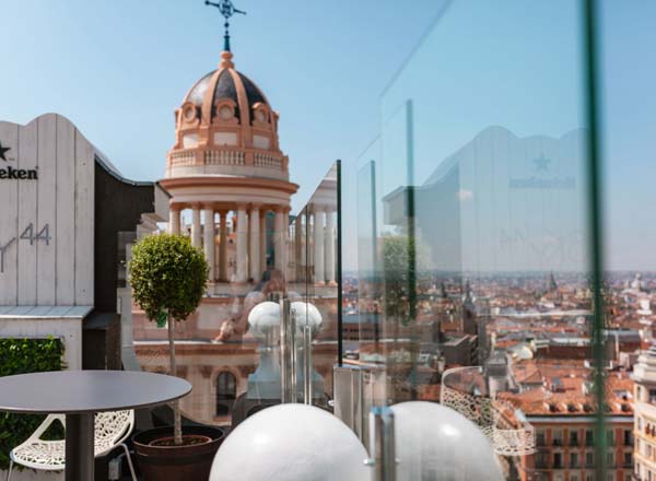Terraza bar Sky44 en Madrid