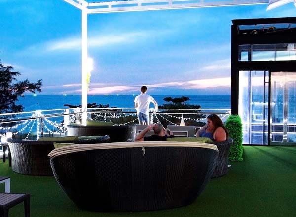 Bar en la azotea Starz Rooftop Bar en Phuket