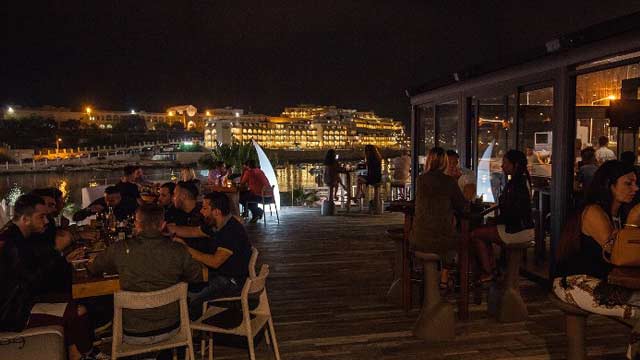 Bar en la azotea The Rooftop en Hugo's Terrace en Malta