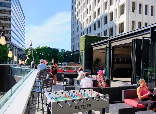 Bar en la azotea Virtue Rooftop en Atlanta